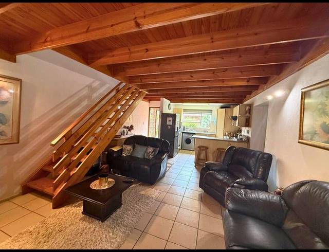 3 BEDROOM HOUSE FOR SALE IN POMONA